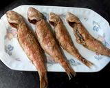 Foto del paso 2 de la receta Salmonetes adobados fritos