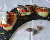 Foto del paso 1 de la receta: Tapas de patata con pimientos asados, sardinas en conserva y escabeche blanco