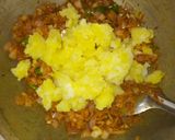 A picture of step 5 of Pyaz ki kachori.