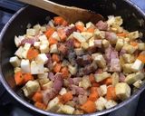 Une image de l'étape 16 de Soupe de carottes, panais et navets au lard.