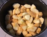 Une image de l'étape 1 de Compote caramélisée aux pommes,banane et cannelle.