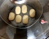 A picture of step 4 of Custard flavour biscuits.