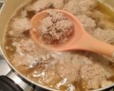 รูปขั้นตอนการทำที่ 1 ของ ก๋วยเตี๋ยวหมูสับลูกชิ้นปลา ต้มยำมะนาวสด