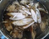 A picture of step 4 of New Year's Soba with Fragrant Sesame Chicken and Maitake.