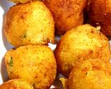 A picture of step 6 of Chicken cheese balls.