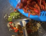 Foto langkah ke 4 dari resep Oseng Kulit Melinjo Teri Betawi.