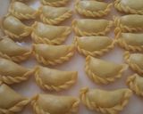 Foto langkah ke 4 dari resep Pastel Abon Mini.