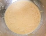 Hình bước làm 2 của món Bánh bông lan hấp (hình chú bọ đáng yêu)