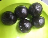 Foto langkah ke 2 dari resep Bola bola coklat oreo.