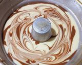 Foto del paso 3 de la receta: Budín Marmolado🍫 de Yogurt🍶