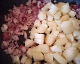 A picture of step 4 of Cassava masala.