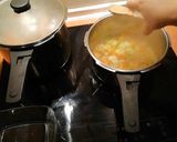 Foto del paso 4 de la receta: Sopa de marisco con rape y langostinos