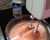Foto langkah ke 3 dari resep Strawberry Cake DEBM/.