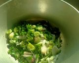 A picture of step 1 of Hare pyaz ki Sabzi.