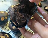 Foto langkah ke 8 dari resep Choco Almond Muffin.