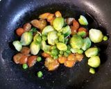 Foto del paso 2 de la receta: Fideos con repollitos de bruselas