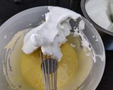 A picture of step 3 of Leopard cheese cake.