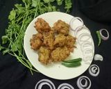 A picture of step 4 of Onion killu pakoda.