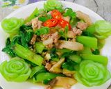 Hình bước làm 5 của món Cải thìa xào nấm đùi gà và thịt xay