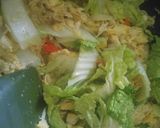 Foto langkah ke 5 dari resep Mi Goreng Ayam Suwir.