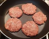 صورة لخطوة 2 من وصفة برجر لحم 🍔