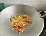 Gambar langkah 2 resipi Nasi Goreng Daging Cili Padi.