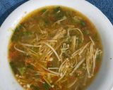 Foto langkah ke 5 dari resep Jamur Enoki Kuah Pedas.