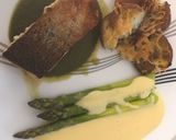 Foto del paso 2 de la receta: Salmón en salsa verde, y espárragos en salsa holandesa