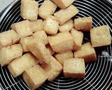 A picture of step 1 of Stir-Fried Tofu with Bean Sprouts.