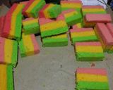 Foto langkah ke 5 dari resep Bolu pelangi.