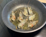 Foto del paso 7 de la receta: Ensalada de lentejas, papaya, huevo, langostinos y el aliño de sus cabezas