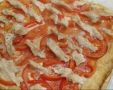 Foto del paso 7 de la receta: Hojaldre con tomate, pollo y pimiento
