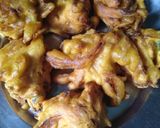 प्याज के पकौड़े (pyaz ke pakore recipe in Hindi) रेसिपी चरण 2 फोटो