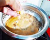 A picture of step 3 of Special Cardamon and ginger tea.