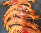 Foto del paso 1 de la receta: Arroz de gamba roja y pimiento de padrón
