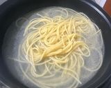 Foto langkah ke 2 dari resep Spagheti tuna aglio olio ala fe.