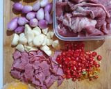 Foto langkah ke 1 dari resep Beef caramelized onions.