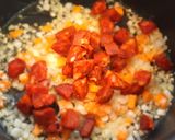 Foto del paso 3 de la receta: Risotto de chorizo y tomate