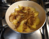 Foto del paso 2 de la receta: Pudín flan con manzanas caramelizadas con ron