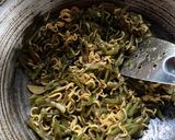 Foto langkah ke 5 dari resep Oseng Kangkung Sungai.