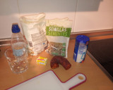 Foto del paso 1 de la receta: Pan con trocitos de chorizo