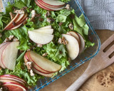 Foto del paso 5 de la receta: Ensalada de lechuga y manzana
