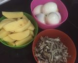 Foto langkah ke 2 dari resep 8. TKTB (teri kentang telor balado).