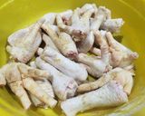 Hình bước làm 1 của món Chân gà chiên mắm tỏi