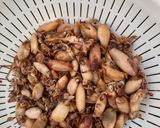 Foto langkah ke 1 dari resep Tumis Cumi Asin Serai.