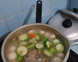Foto langkah ke 3 dari resep Sop Oyong Wortel Tahu.