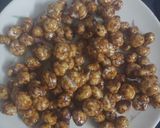 A picture of step 4 of Jaggery Makhana.