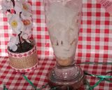 Foto langkah ke 3 dari resep 178. Milk with regal biscuits.