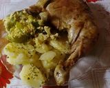 Foto del paso 4 de la receta: Pollo al horno con papas y zapallitos