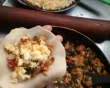 Foto del paso 5 de la receta: Empanadas de pollo 😋😋😋